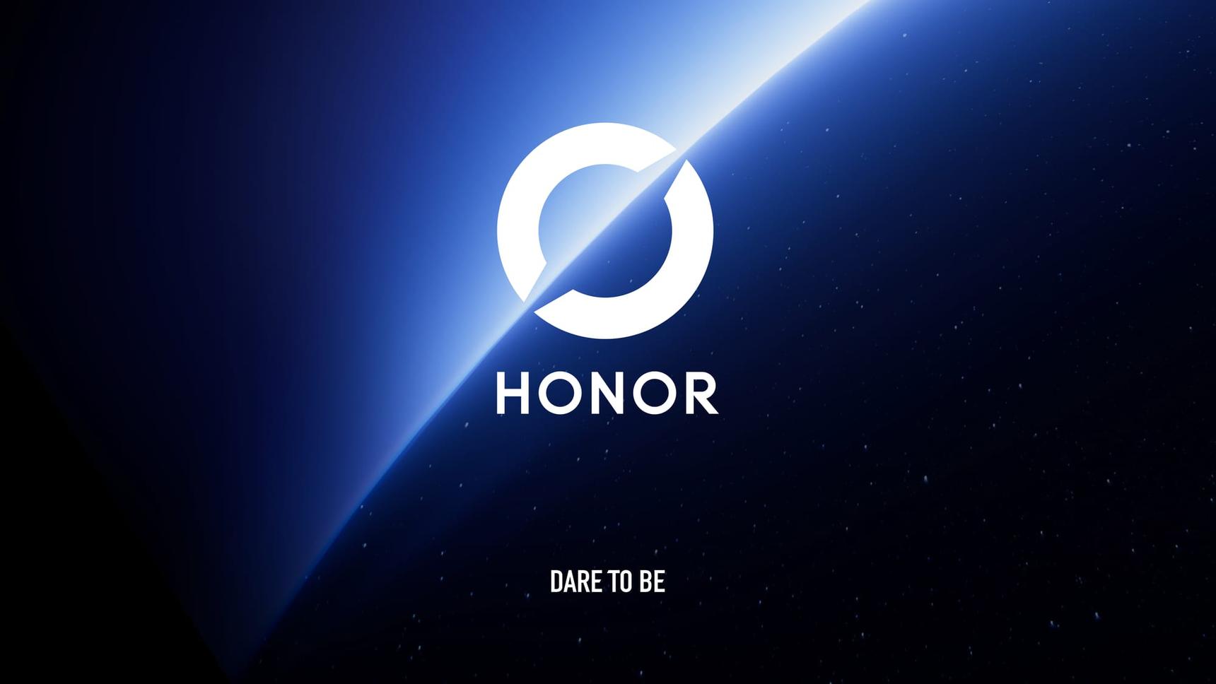 Белый логотип Honor и надпись Dare to Be на синем фоне.