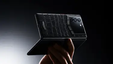 Vertu представила складной смартфон Alphafold с ИИ-агентом для управления бизнесом — от $6880 до $46 800