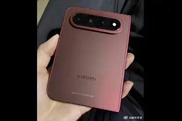Xiaomi 18 Fold показался на живых фото