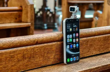 Honor представила смартфон Robot Phone с уникальной выдвижной камерой