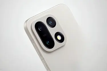 Инсайдер раскрыл характеристики камер OnePlus 16