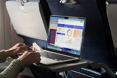 Между Air и Pro: Apple может выпустить совершенно новый 13,8-дюймовый MacBook с OLED