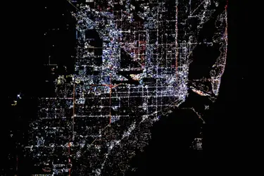 Освещение в городах ломает циркадные ритмы — астронавт NASA показал фото из космоса