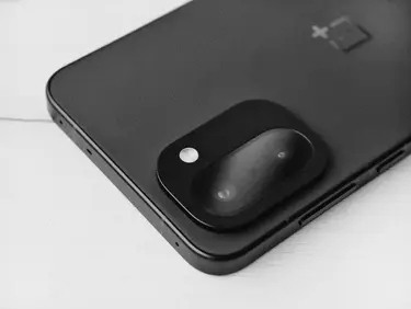 На смартфонах OnePlus и Oppo нашли опасные уязвимости с получением root-доступа
