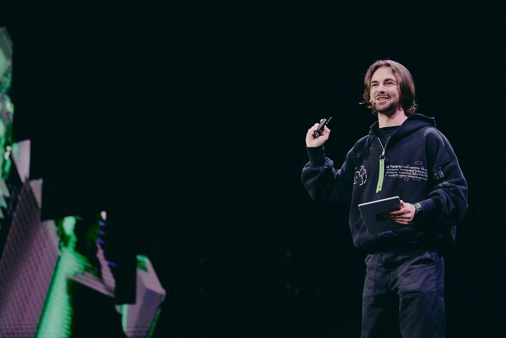 «Рынок только формируется, и в одиночку здесь не победить» — руководитель ИИ-направления Cloud.ru Дмитрий Юдин