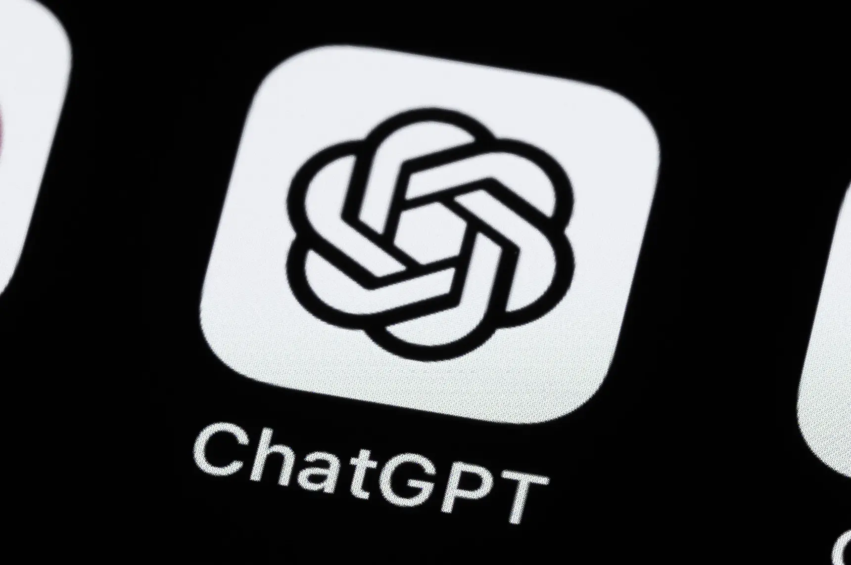 OpenAI может подать в суд на Apple из-за слабой интеграции ChatGPT
