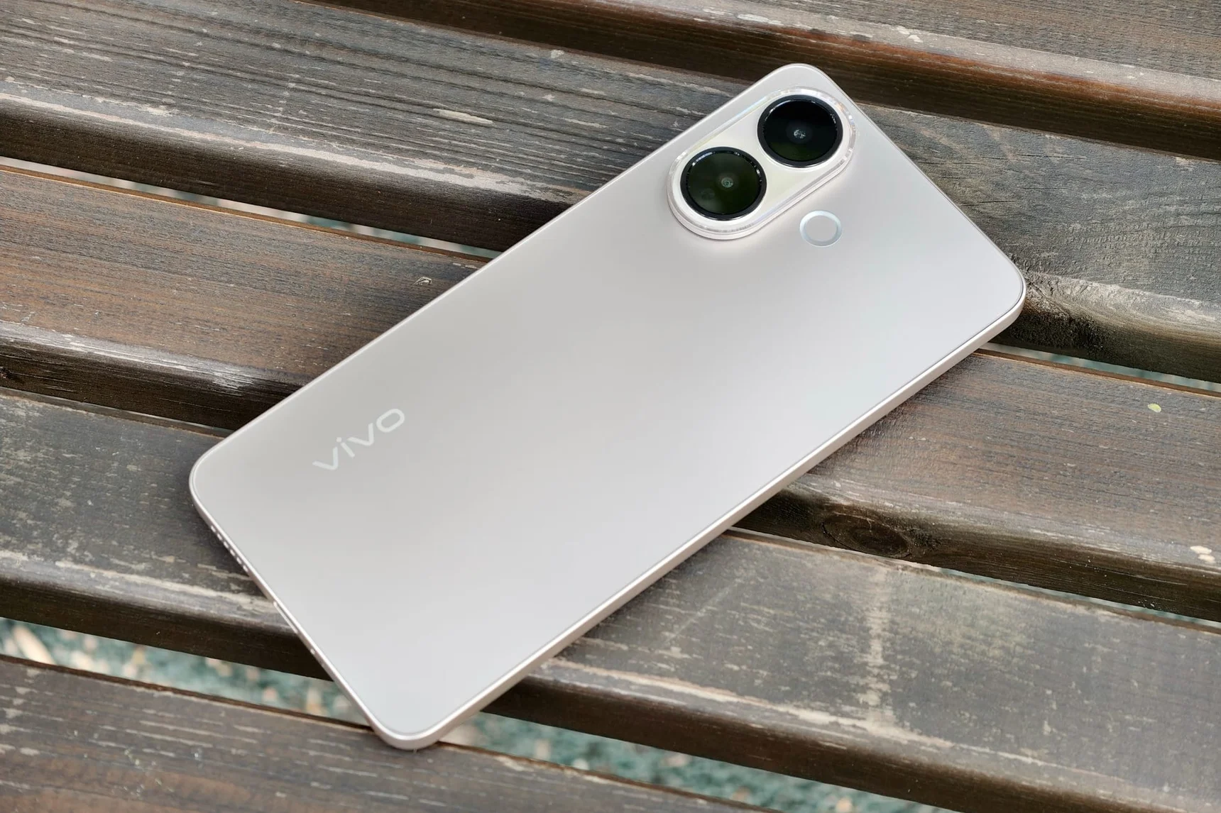 Обзор vivo V70 Lite 5G: бюджетный смартфон без экономии на важном