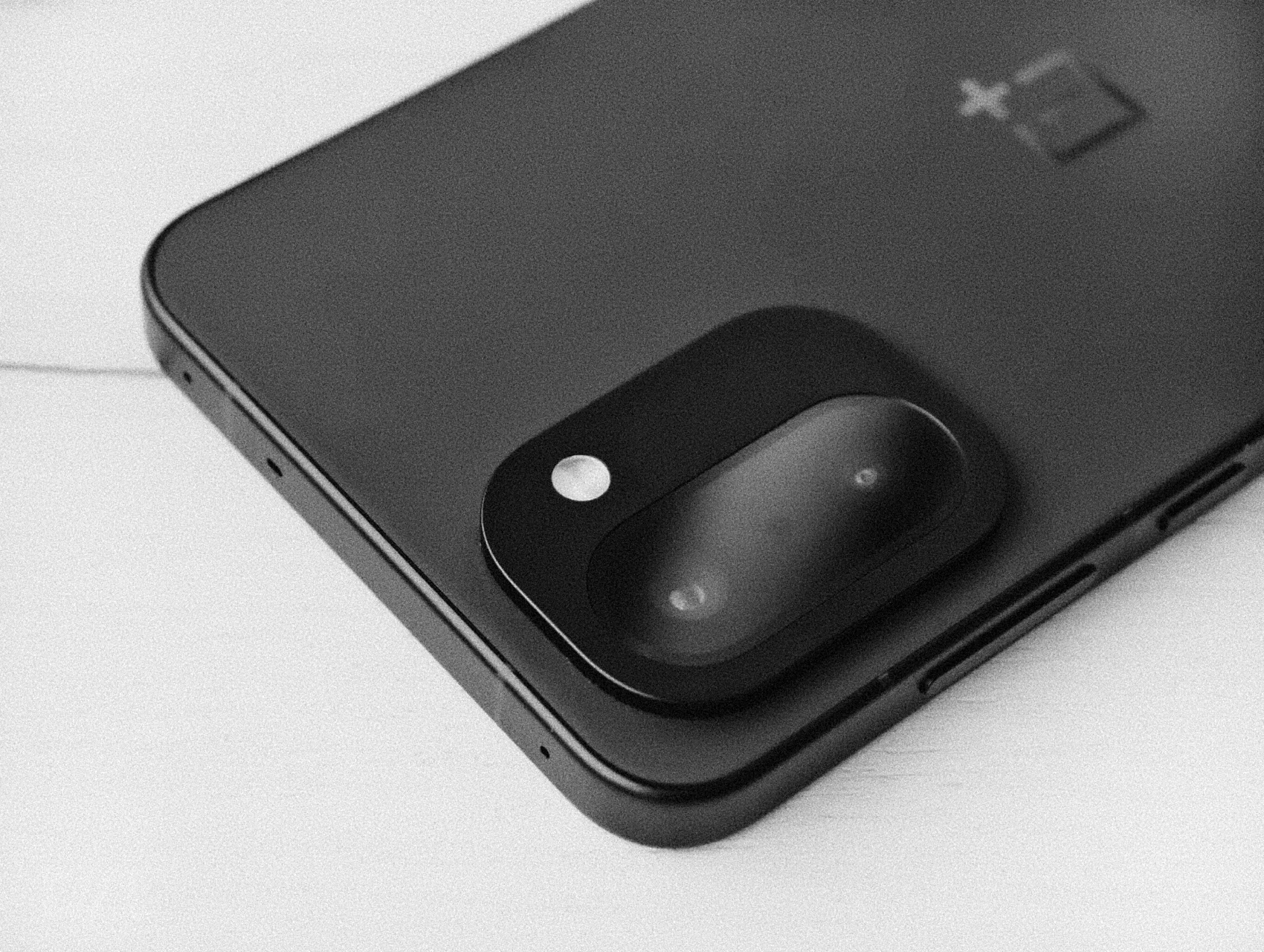 На смартфонах OnePlus и Oppo нашли опасные уязвимости с получением root-доступа