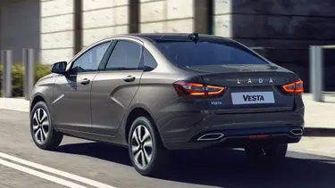Серый седан Lada Vesta