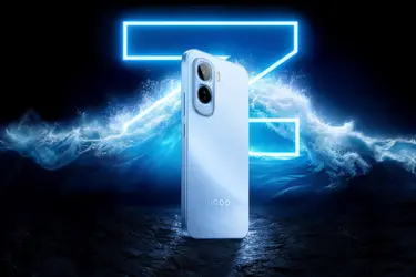 В России стартовали продажи смартфона iQOO Z11 5G с батареей на 9020 мАч: цены и характеристики