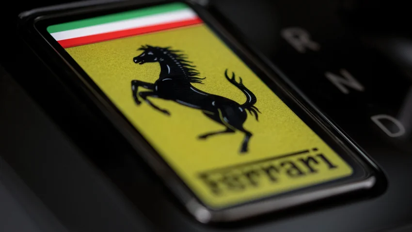 Ferrari представила первый электромобиль Luce: 1050 л. с. и дизайн от Джони Айва