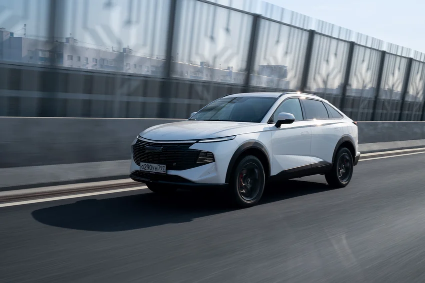 Haval показал обновлённые модели F7 и F7x. Стало быстрее, умнее, злее