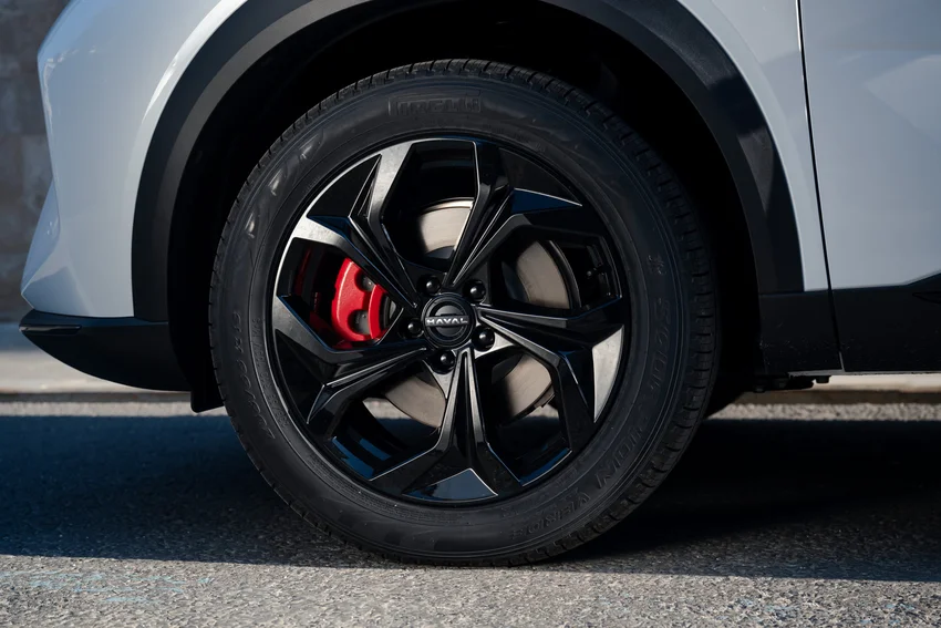 Haval показал обновлённые модели F7 и F7x. Стало быстрее, умнее, злее