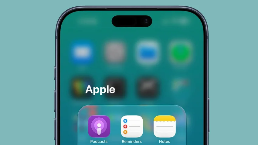 Смартфон, экран iOS, папка Podcasts, Reminders, Notes, надпись Apple.