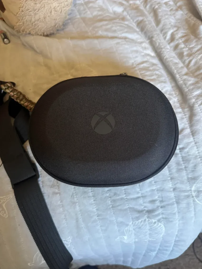 Прототип геймпада Xbox Elite 3 получил встроенный экран