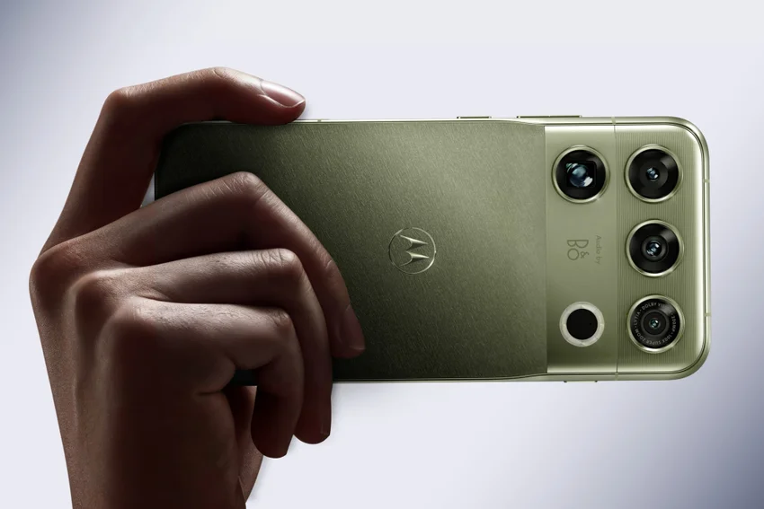 Motorola представила премиальный смартфон Signature 27