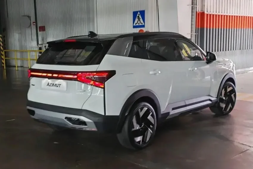 Появились фотографии полноприводного гибрида Lada Azimut
