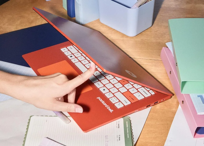 Концепт консоли с двумя экранами, возрождение Packard Bell и E-Ink мониторы. Acer на IFA 2026