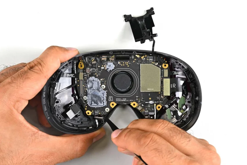 iFixit высоко оценили ремонтопригодность Steam Frame
