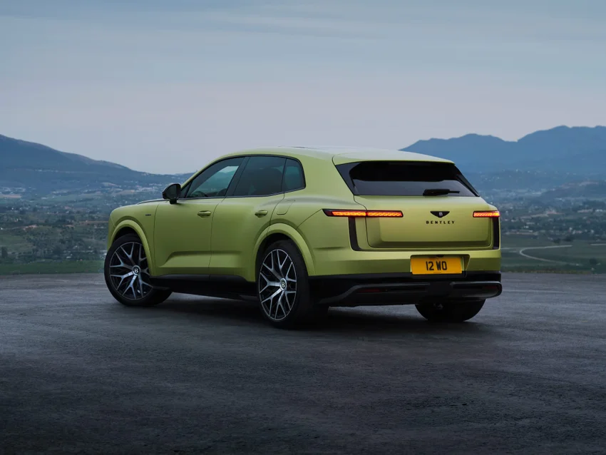 Bentley представила свой первый электромобиль — кроссовер Torcal