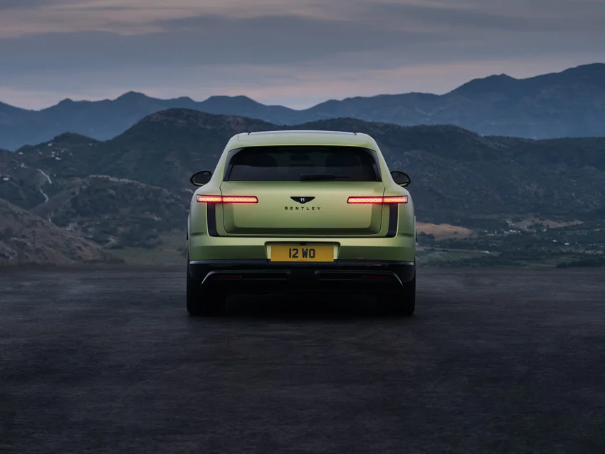 Bentley представила свой первый электромобиль — кроссовер Torcal