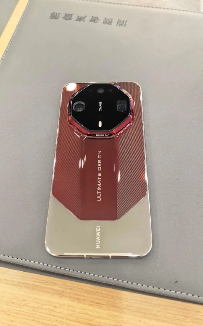 Huawei Mate 90 показали на живых фото до анонса