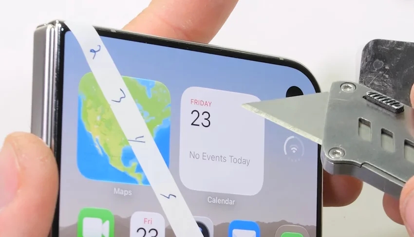 iPhone Duo не пережил тест на прочность — внутренний экран умер
