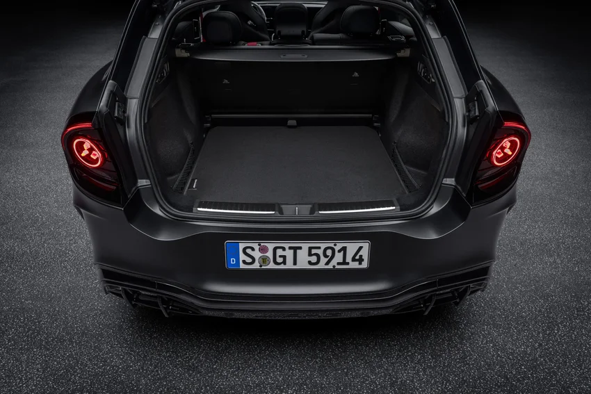 Mercedes-AMG представила электрический внедорожник мощностью 1169 л. с.