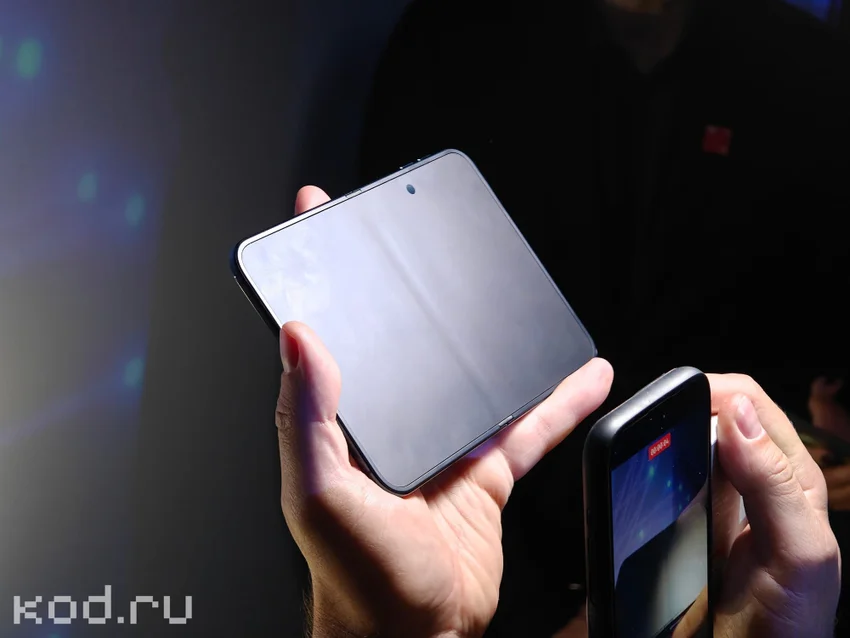 Подержали iPhone Duo в руках: Apple удивила, но покупать его за 500 тысяч рублей не стоит