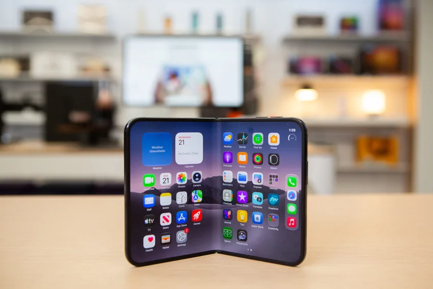 Складной iPhone Duo привезли в Россию за два дня до мирового старта продаж