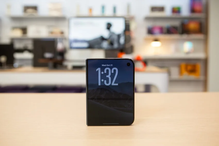 Складной iPhone Duo привезли в Россию за два дня до мирового старта продаж