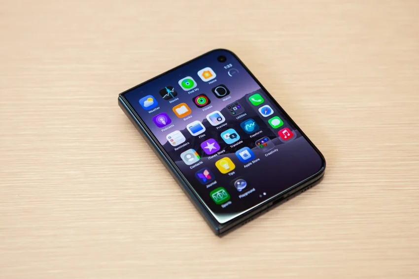 Складной iPhone Duo привезли в Россию за два дня до мирового старта продаж