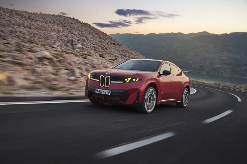 BMW представила электрическое кросс-купе iX4 с запасом хода до 828 км