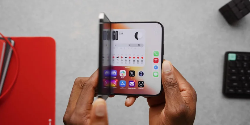 Большой экран, большие компромиссы: что говорят первые обзоры iPhone Duo