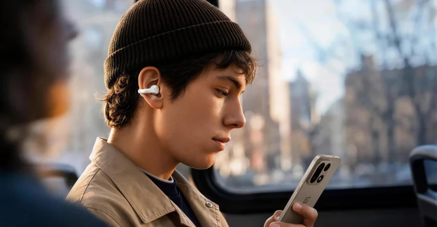 OnePlus представила Buds Clip — наушники-клипсы с ИИ и до 40 часов работы